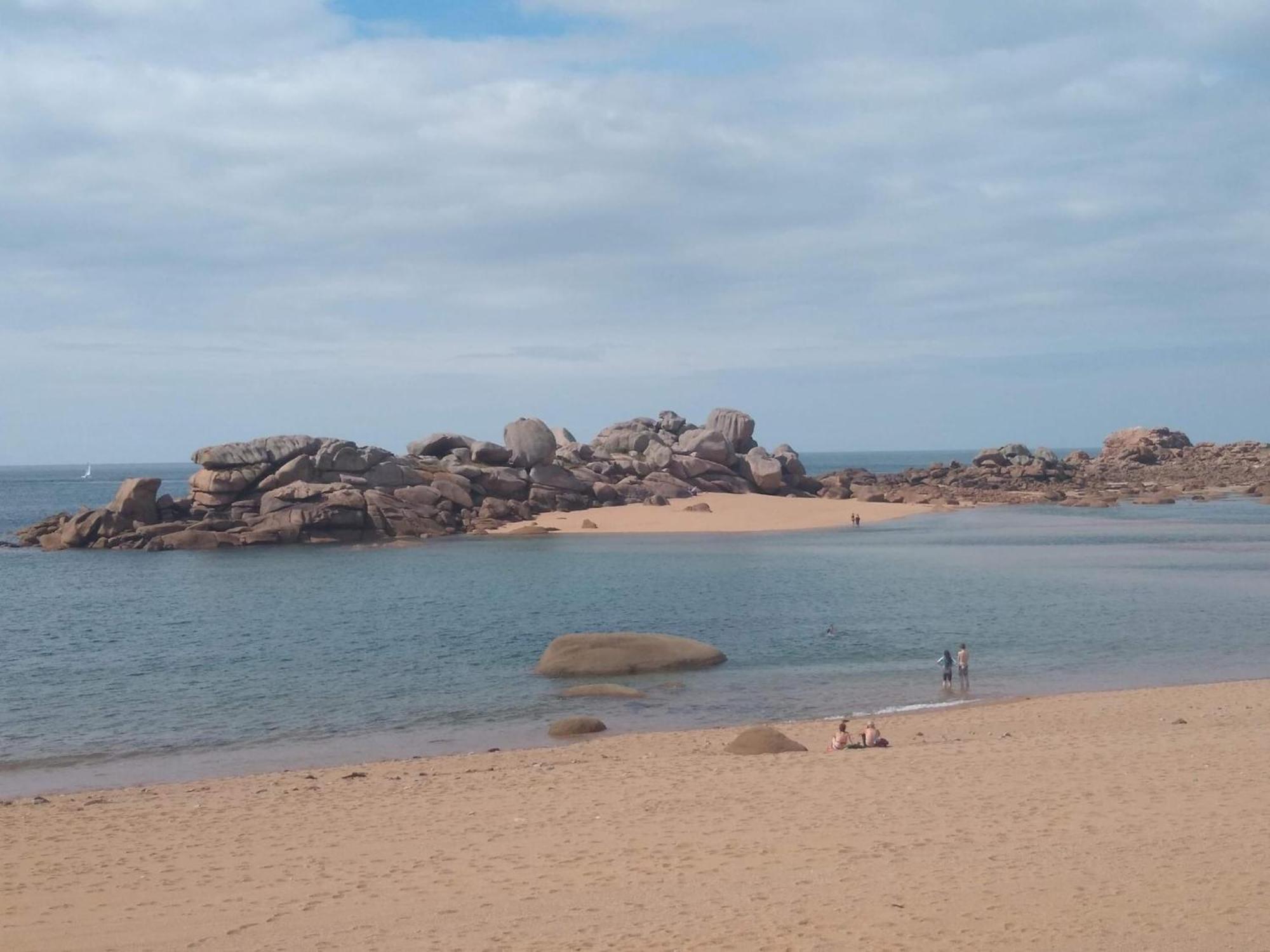 Holiday Home In A Quiet Location Near The Coast プルームール・ボドゥー エクステリア 写真