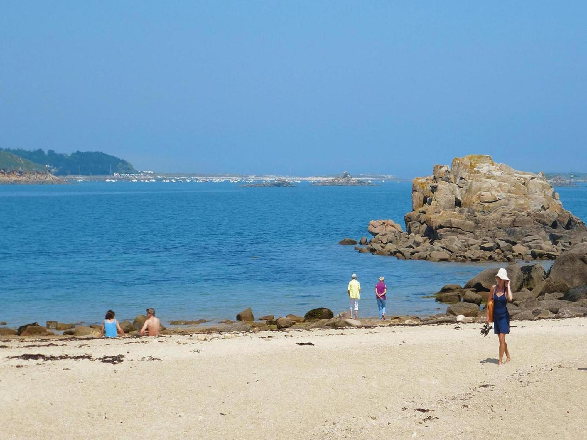Holiday Home In A Quiet Location Near The Coast プルームール・ボドゥー エクステリア 写真